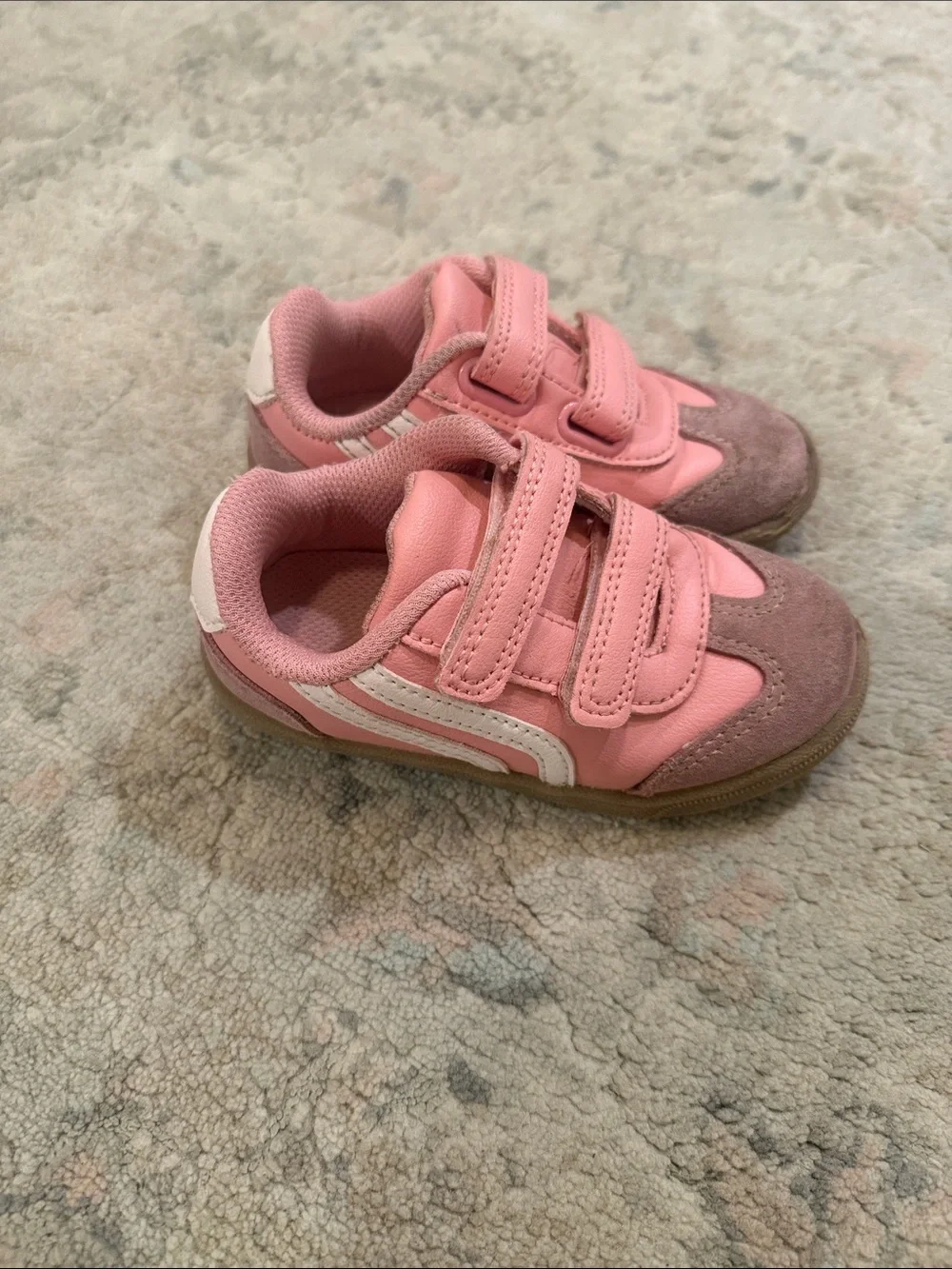 Cat & Jack Dakota Retro Sneaker - Toddler 8